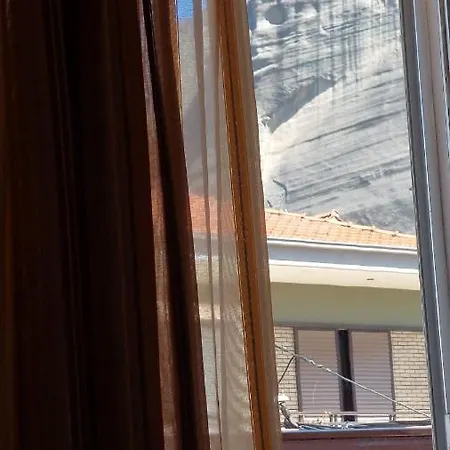 Πανσιόν Polemarhos 9 3*
