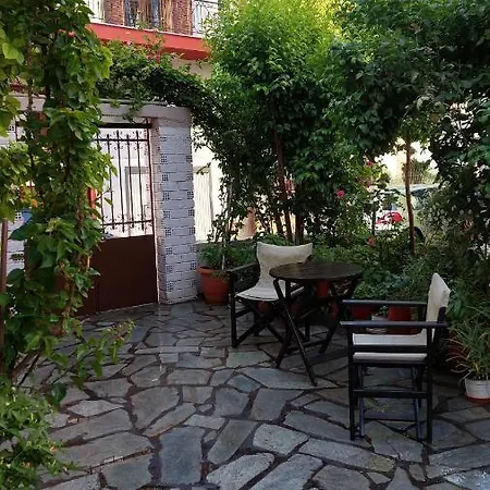 Guest house Polemarhos 9 *