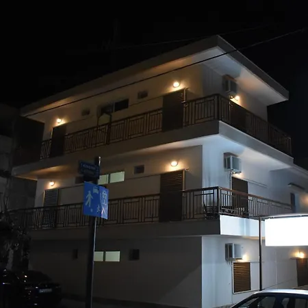 Polemarhos 9 Πανσιόν Καλαμπάκα
